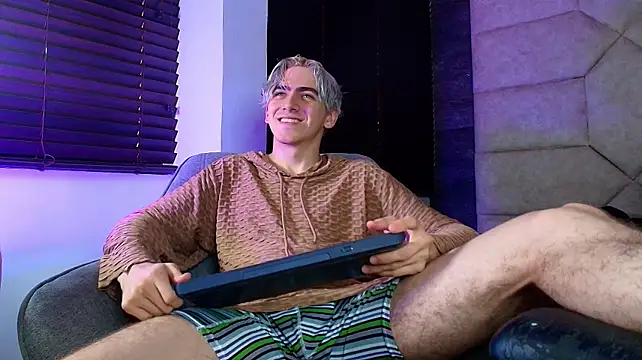 XXX chat uživo modela Tyler_Mcrey