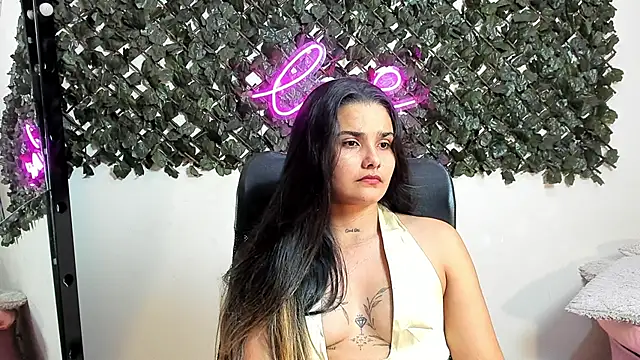 DestinyHills Chat XXX in diretta