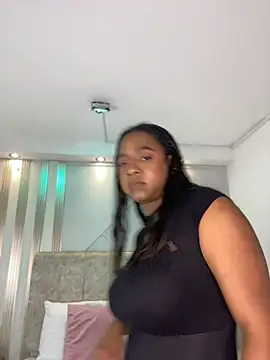 amara_queen_'s Live XXX Chat