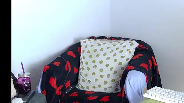 Chat +18 de RebeFucksonn ao vivo
