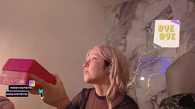 Katemoss70 即時 XXX 聊天