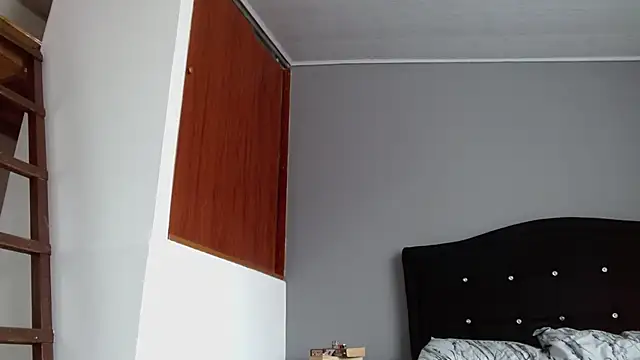 Emilia_1995 Chat XXX in diretta