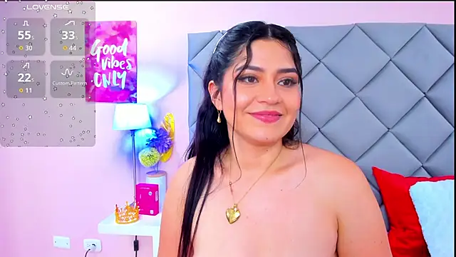 NahomyAdams Chat XXX in diretta