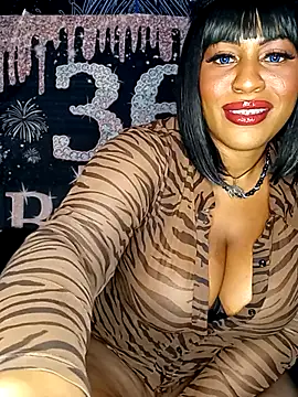 XXX chat uživo modela AmazonianMistress