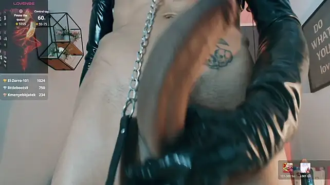 Maximoking26's Live XXX Chat