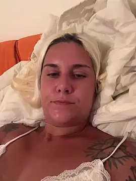 Sofia_beeeのライブXXXチャッ  ト