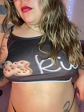 Lindalatina2001 Adlı Modelin Canlı XXX Sohbeti