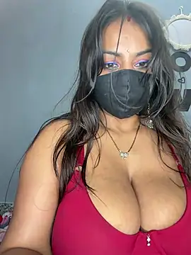 צ'אט XXX בשידור חי של hot8178