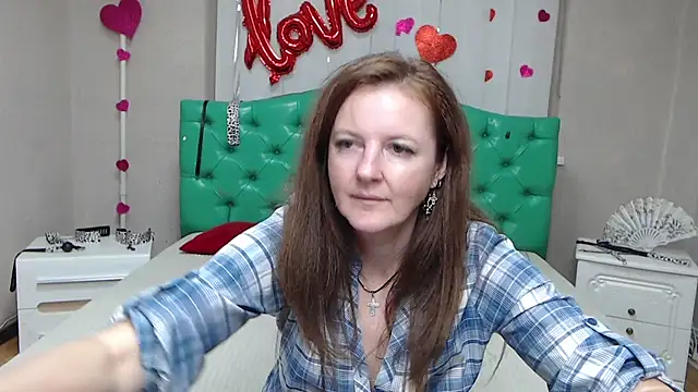 Chat +18 de MeganPirs ao vivo