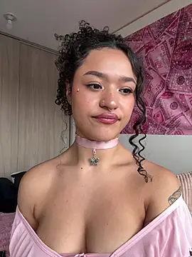 crystal_dlun's Live XXX Chat