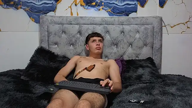 Julian-wolf18 Live XXX Chat
