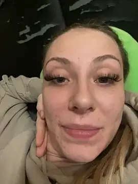 Chat +18 de Shelly-Marie ao vivo