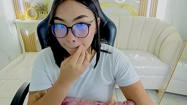 Chat XXX en directo de Akari_s