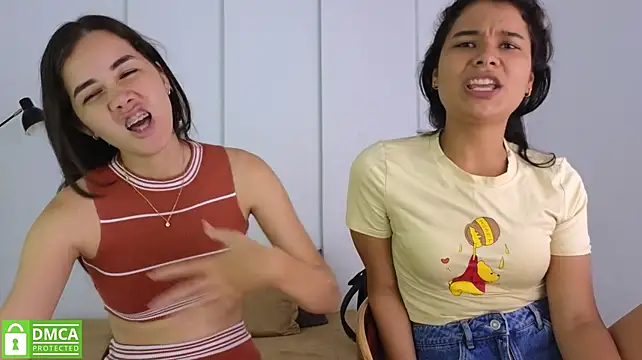 צ'אט XXX בשידור חי של sexychanell_18