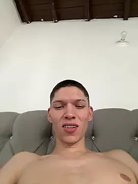 Benjamin_2002 Chat XXX live
