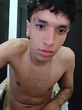 H3ll_B0Y_ Chat XXX in diretta