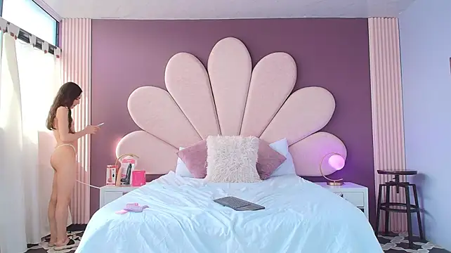 Chatroom XXX en direct de CandyLuxury__