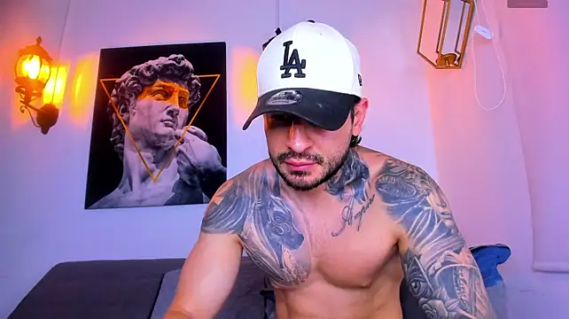 ChrisMiller69's Live XXX Chat