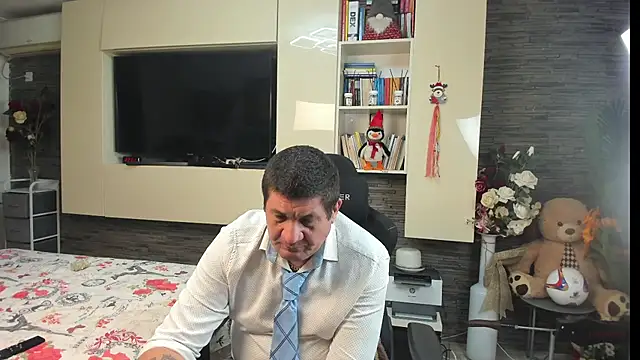 SpartacusDaddy48 即時 XXX 聊天