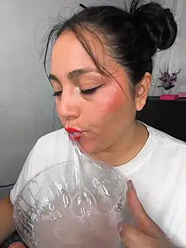צ'אט XXX בשידור חי של jazmin_blowjob