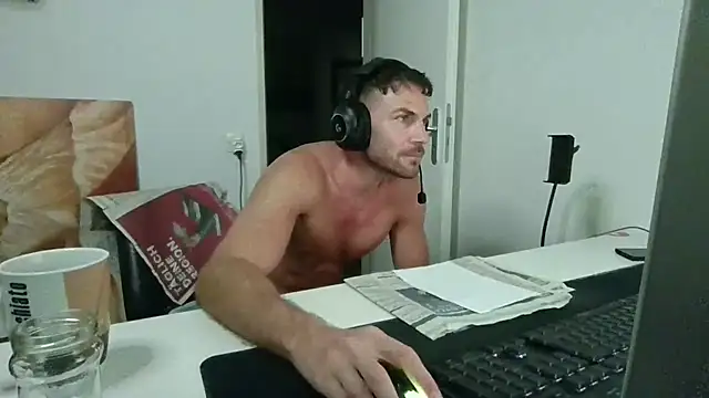 alpha-hunk Live XXX-Chat