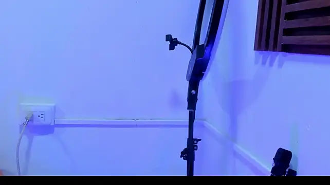 צ'אט XXX בשידור חי של alejandra_bunny77
