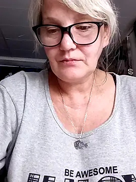 irinamaux – Naživo XXX chat