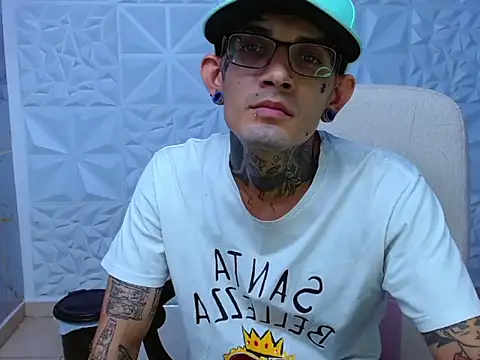 دردشة Boy_tatto77 الجنسية المباشرة