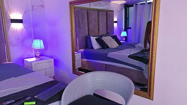 Chatroom XXX en direct de LolaGray__