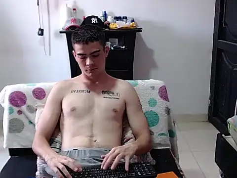 XXX chat uživo modela Zac_Efront
