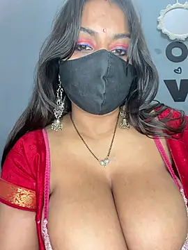 צ'אט XXX בשידור חי של hot8178