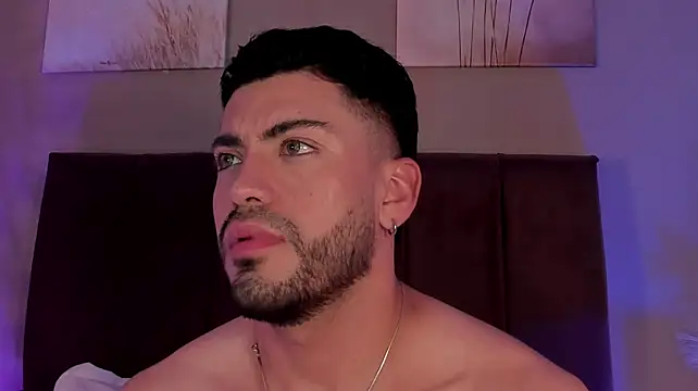 Alexander_Diazz Adlı Modelin Canlı XXX Sohbeti