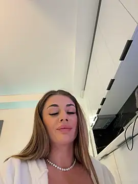 IsabellaEtthan Chat XXX in diretta