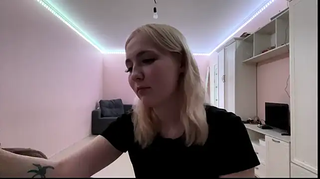 AnnitaNumga Adlı Modelin Canlı XXX Sohbeti