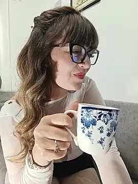 tata_sanz_'s Live XXX Chat