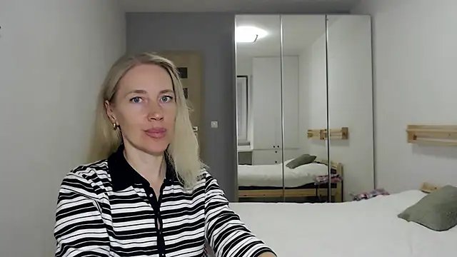 XXX chat uživo modela Javelinka