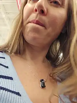 SkyelarsWorld Live XXX-Chat