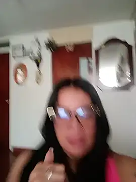 molly_kriss_latinのライブXXXチャット