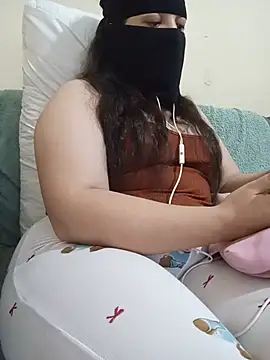Lara-_-28's Live XXX Chat