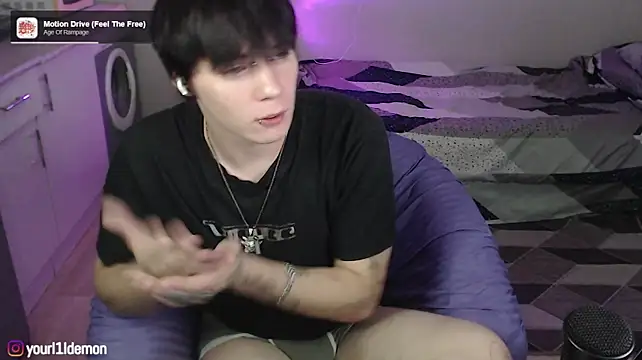 yourlildemon live XXX chat