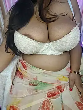 Chat +18 de Curvy_Pooja ao vivo