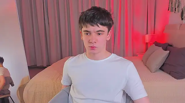 Ethan_Crowe Adlı Modelin Canlı XXX Sohbeti