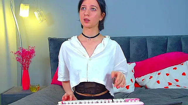 AnneAvelin Adlı Modelin Canlı XXX Sohbeti