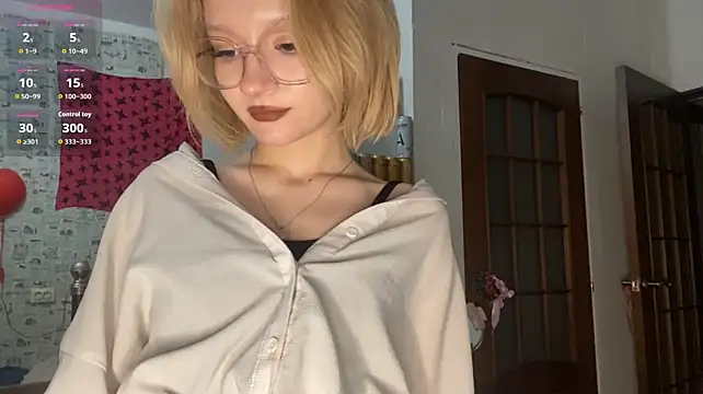 Chat +18 de NikiAkimbo ao vivo