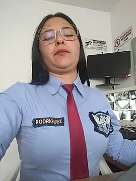 Queen_linda1's Live XXX Chat