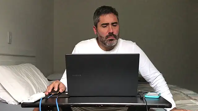 victor_chat live XXX chat
