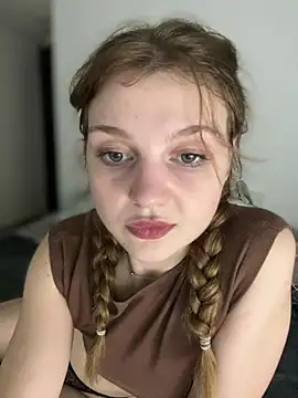 Emaline_Fane's Live XXX Chat