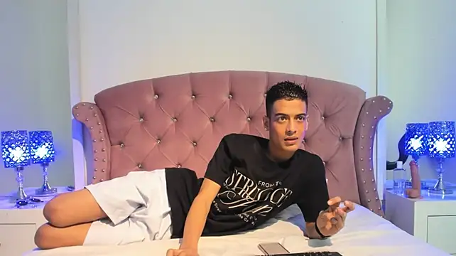 Axel_Collin7 – Naživo XXX chat