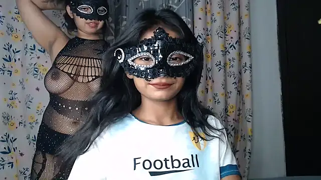 Chat XXX en directo de Virgin_Aisha