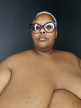 Chatroom XXX en direct de fatafricanqueen